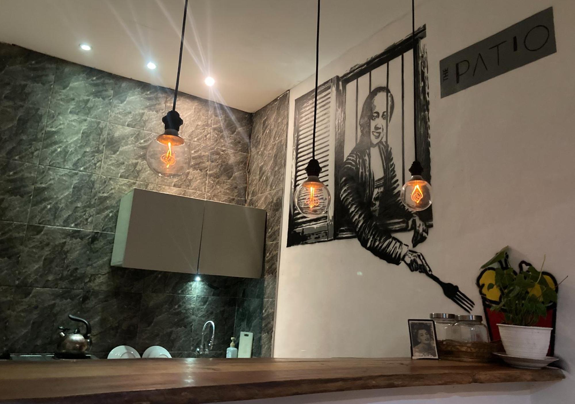 The Patio Yogya Apartment ยอกยาการ์ตา ภายนอก รูปภาพ