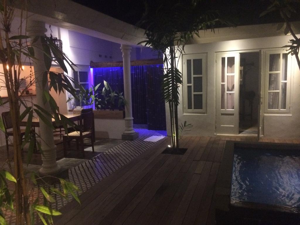 The Patio Yogya Apartment ยอกยาการ์ตา ภายนอก รูปภาพ