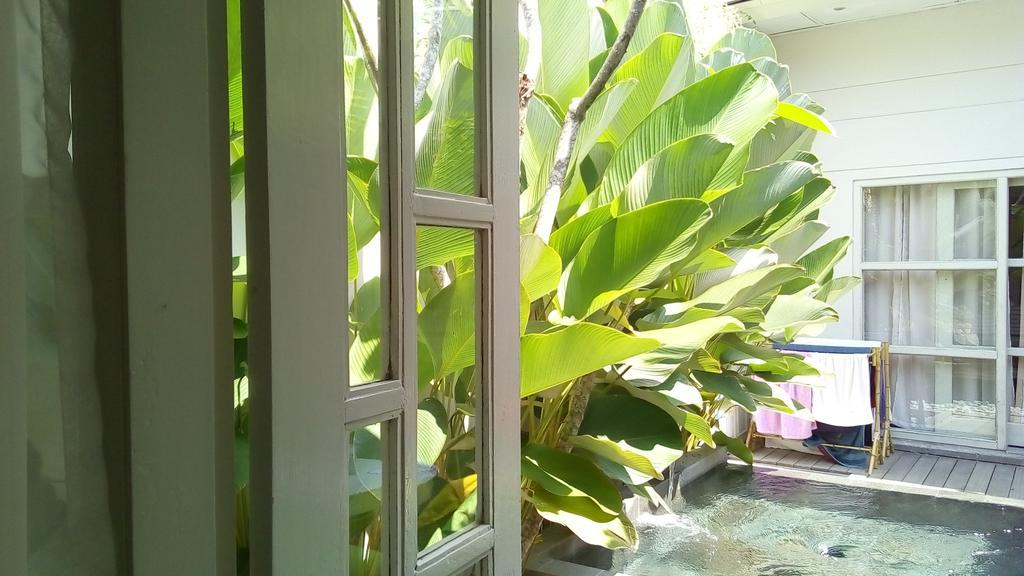 The Patio Yogya Apartment ยอกยาการ์ตา ภายนอก รูปภาพ